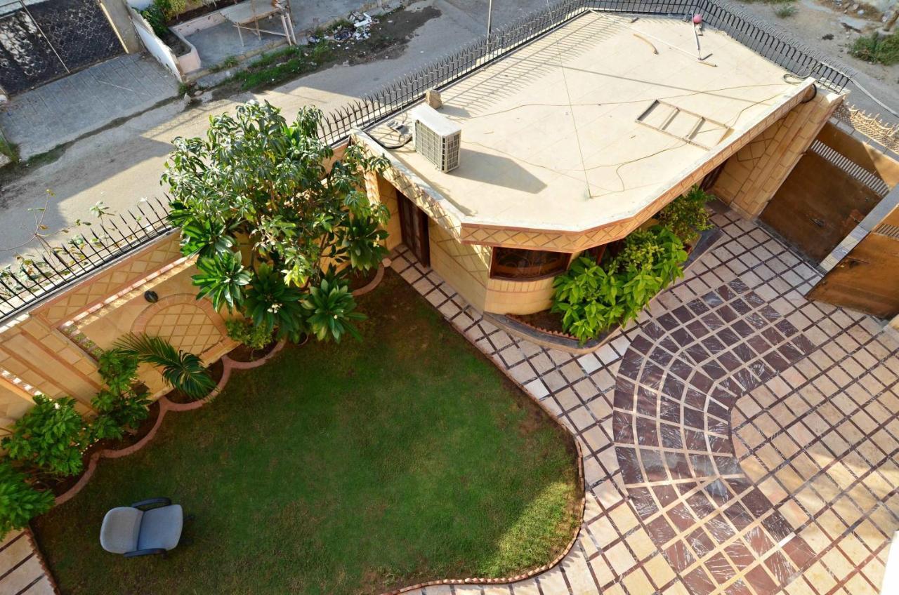 Hotel Blue Sky Executive Karachi Exterior photo
